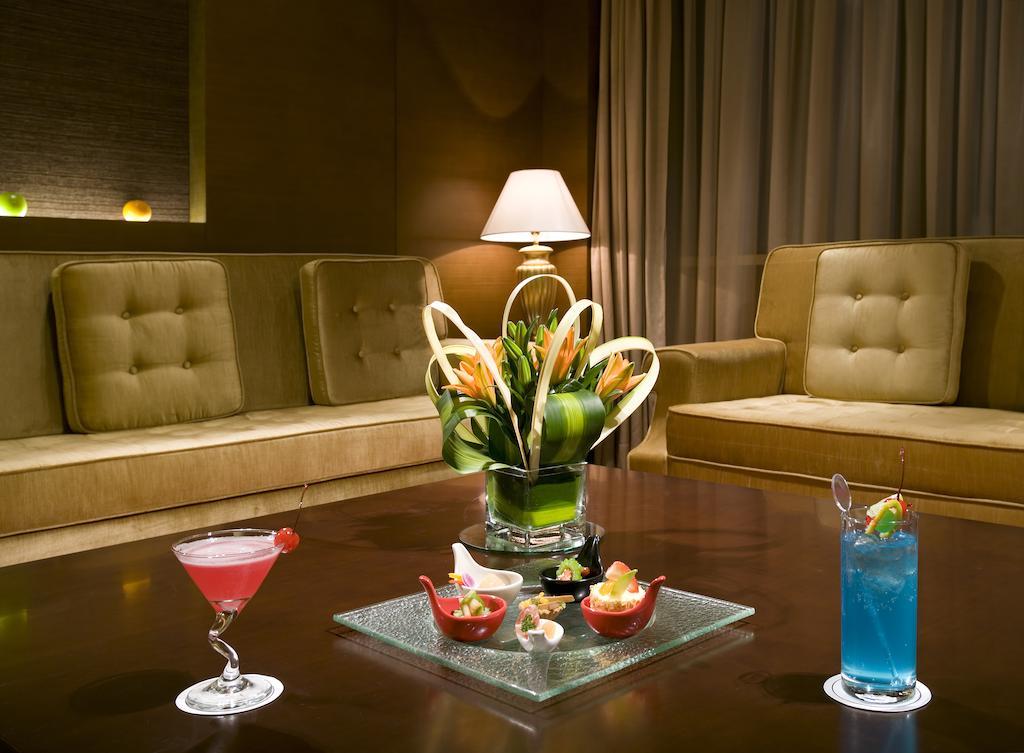 Baolong Hotel 4*