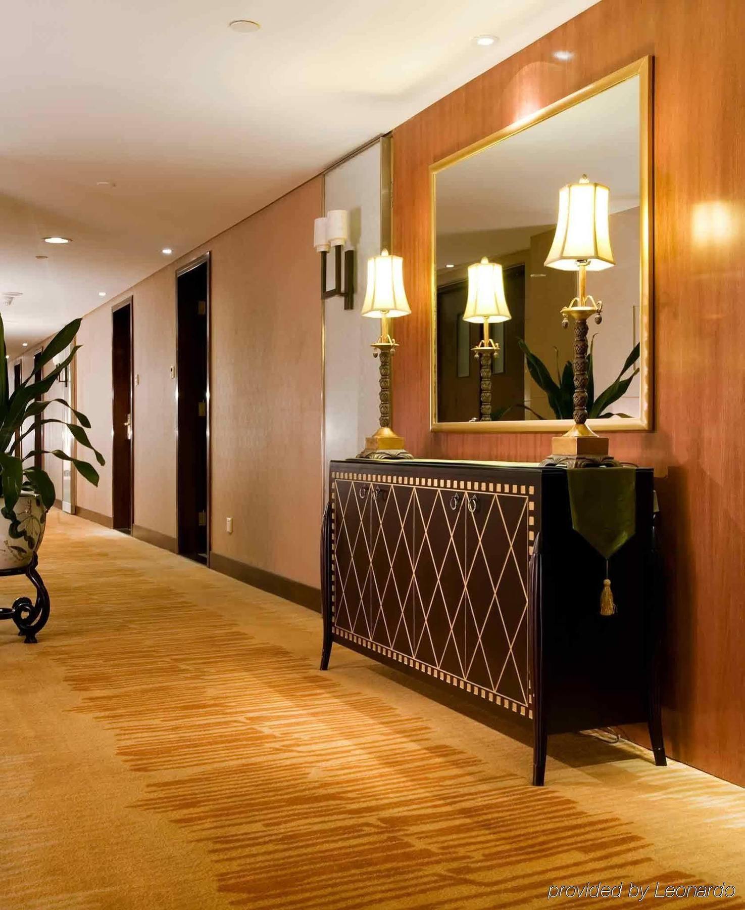 Baolong Hotel