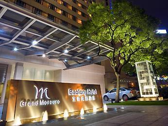 Baolong Hotel 4*